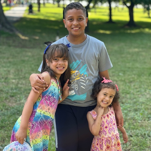 Meet your Posher, Alyss - Picture 2 of 3